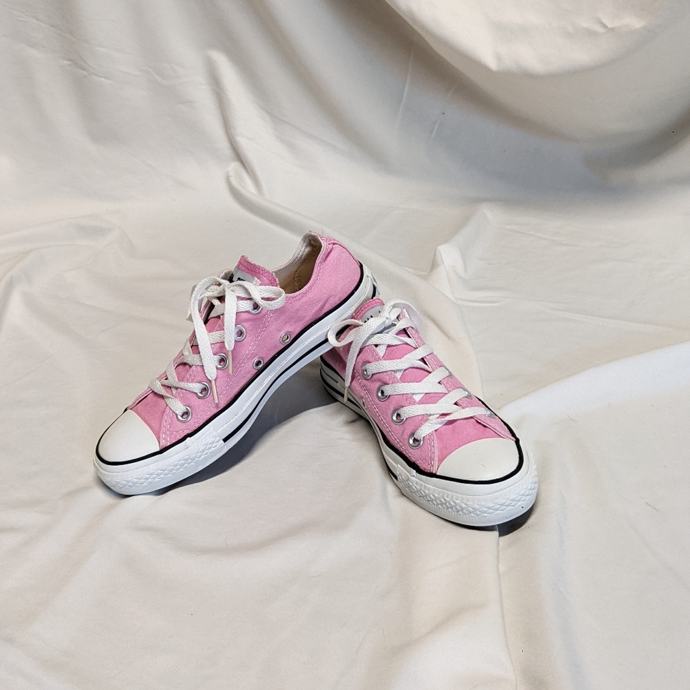 Converse - Picture 3 of 8